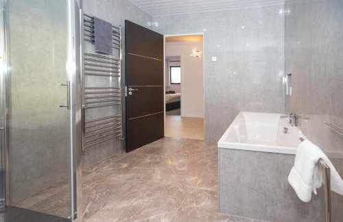 Lewis Living - Foto 26