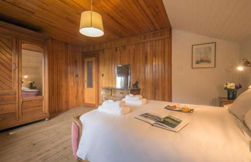 MontBlanc Alpine Ski & Sauna Retreat - Happy Rentals - Photo 17