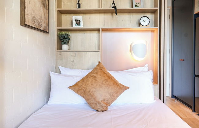 THREE43 on B - Fluent Serviced Apartments - Foto 13