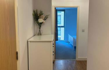 Central 1-Bed Apt for 4 Close To Transport Shops - Foto 31