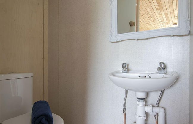 Shepherds Loch Glamping - Photo 53