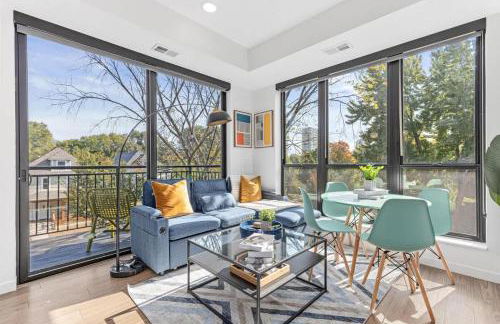 Lux 2BD Gym Rooftop Street Parking by DT UMN - Foto 10