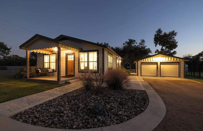 Upscale Home With Pool and Firepit - Close to Mercer St! - Foto 40