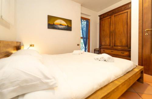 Casa con parcheggio, piscina giardino, barbecue - Foto 13