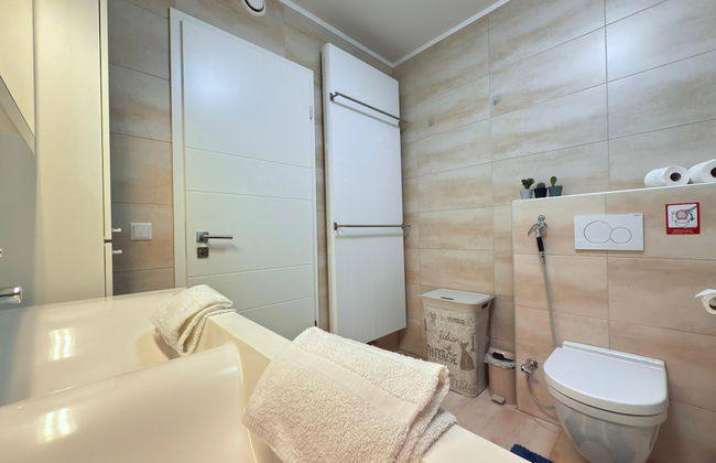 Comfort 2 bedrooms Apt w balcony&parking - Photo 18