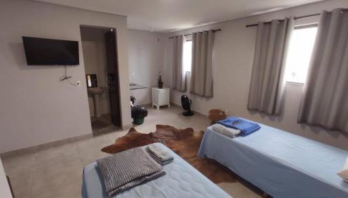 Kitnet independente 2 camas bem localizada - Foto 5