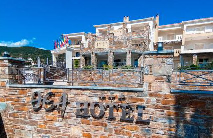 Thea Hotel - Studios & Suites - Photo 43