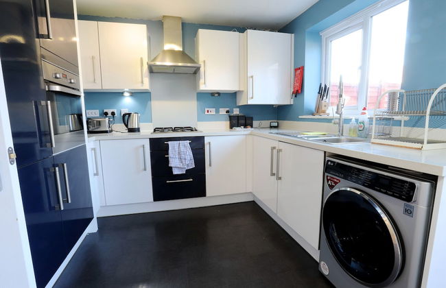 Birmingham Airport/NEC Beauty Homebase - Photo 23