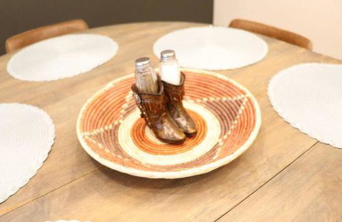 Cowboy Den-Private Hot Tub-Game Room-Pet Friendly-No Pet Fees! - Foto 49