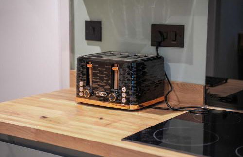 High Street Hideaway - Photo 22