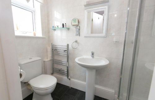 The Cottage on the Beach - Sleeps 7 - Large Garden - Foto 38