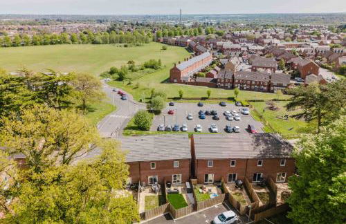 Modern and Comfortable Home away from Home - Photo 73