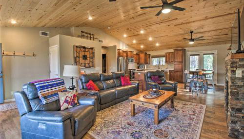 1 Mi to Rainbow Lake: Newly Built & Woodsy Retreat - Foto 2