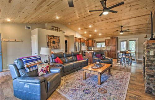 1 Mi to Rainbow Lake: Newly Built & Woodsy Retreat - Foto 2