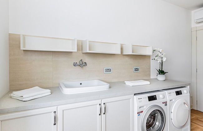 Luxury Lakefront Catullo with pool - Photo 80