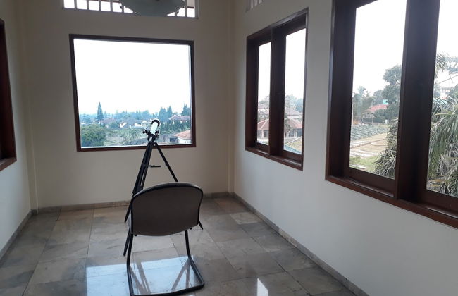 Villa Beverly Hills Puncak for 50 pax - Photo 13