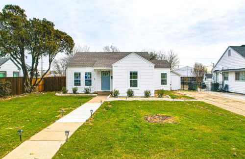 Walk to Cowboys Games Arlington Home with Hot Tub! - Foto 3