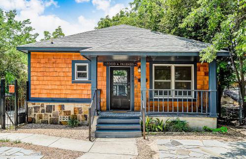 Dog-friendly home with large patio, W/D & central AC - Foto 1