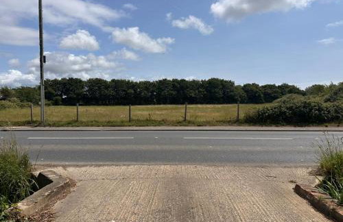 Open Plan Dog Friendly Annexe Sleeping 2 I Near Local Beaches & Chichester with FREE Parking - Foto 29