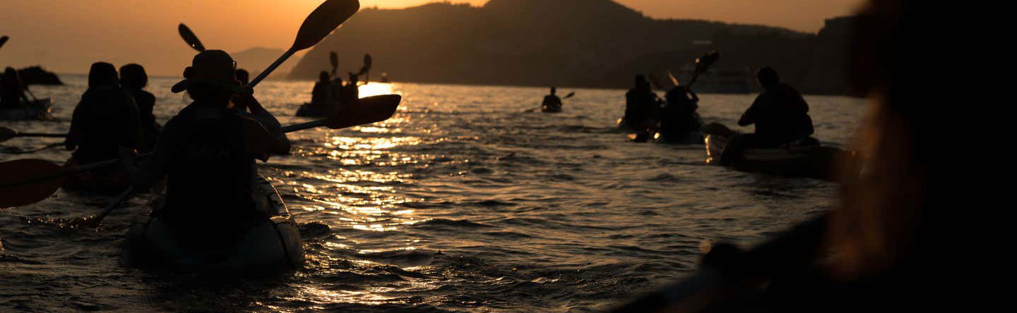Tour in kayak al tramonto
