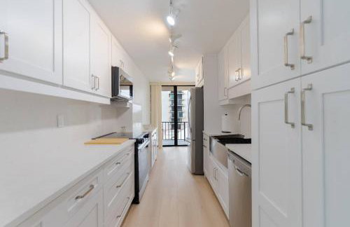 Luxury Beachfront Condo, Pool, Tennis Court, Sauna, Gym #locationenvy - Photo 10