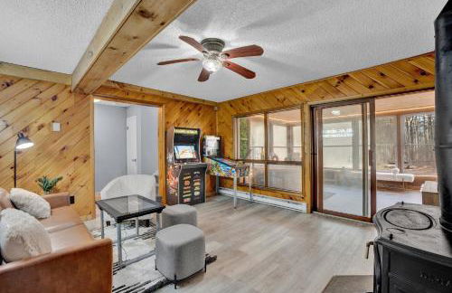 Pocono Blue with Paddleboards, Spa, Indoor Jacuzzi, GameRoom, Lake, EV - Foto 38
