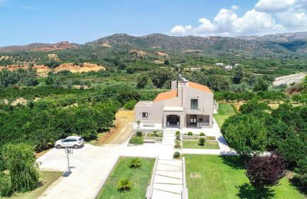 Villa Florentina at Chania Suburbs With Private Pool and BBQ - Photo 2