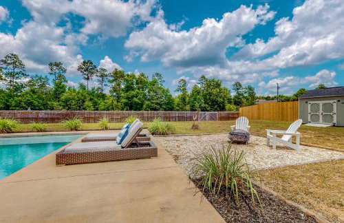 7 Mi to Emerald Coast Zoo! Poolside Paradise - Foto 26