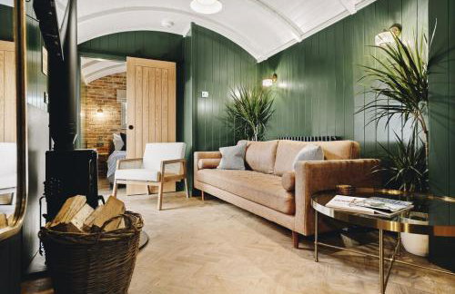 Nestledstays - The Hide - Photo 40