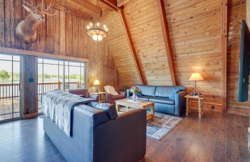 Lakefront A-Frame Cabin with Community Perks - Foto 6