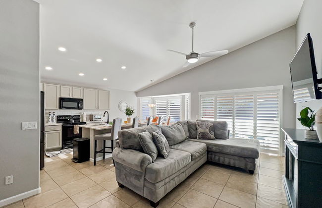 Kimberly Surprise - Photo 14