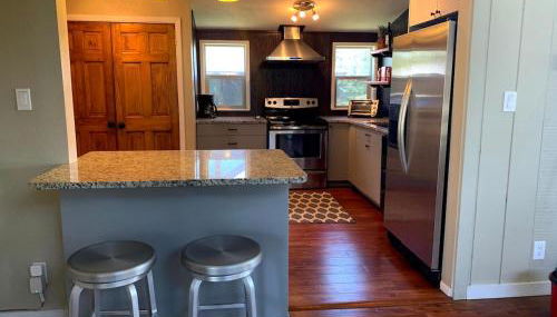 BEAUTIFUL Rustic Modern Remodel IDEAL Location!! - Foto 4