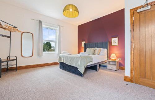 #111 New Farm with hot tub and Sauna - Sleeps 18 - Near Elmore Park - " Perfect for Contractors and Families - Parking space for 10 cars" - Foto 60