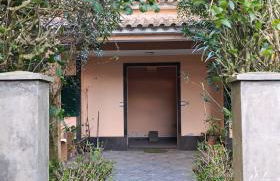 Ben House, private parking - Photo 2