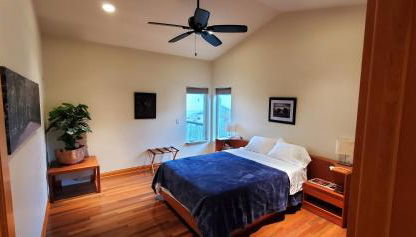 Beautiful 4+ bed 3 bath Condo 20 minutes to Madison - Photo 4