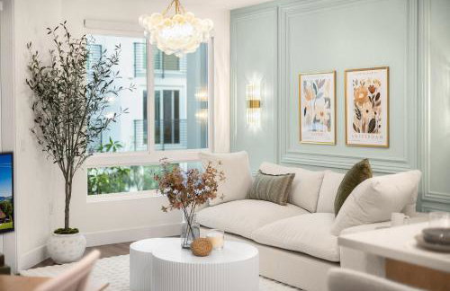 Luxury 1BR Newport Beach Condo with Pool and Gym - Foto 24