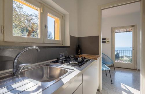 "The Ulivi" inside Le Agavi Private Park, shared Pool and Tennis 200m far, Sea View Apartment 2 AC BDR, 2BTH, parking next home and private garage in Lerici! Cooking Lesson and Wine Tasting - Foto 21