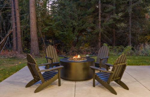 Wildwood Cabin at Suncadia- Hot Tub, Firepit, BBQ, Gourmet Kitchen, Fireplace, Smart TVs, Hi-speed Wi-Fi, Secluded - Foto 49