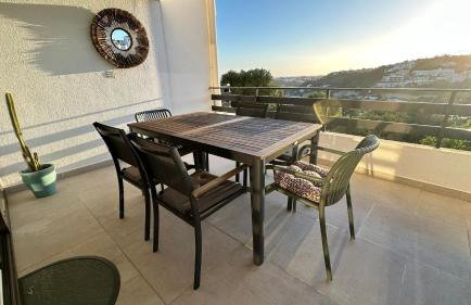 Sunny 3-Bedroom Apartment - Foto 6