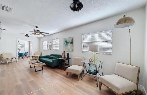 Newly Renovated | Minutes to Riverwalk & Beaches | Tampa Heights - Foto 2
