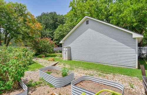 Granbury Home with Fire Pit, Walk to The Square! - Foto 29