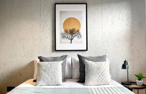 Stylish Two Bedroom Apartment Free WiFi West London - Foto 8