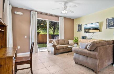 Quiet Corner Gem in Gated Crestwynd Bay - Foto 10