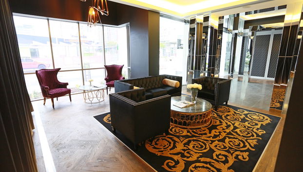 Coin salon dans le hall