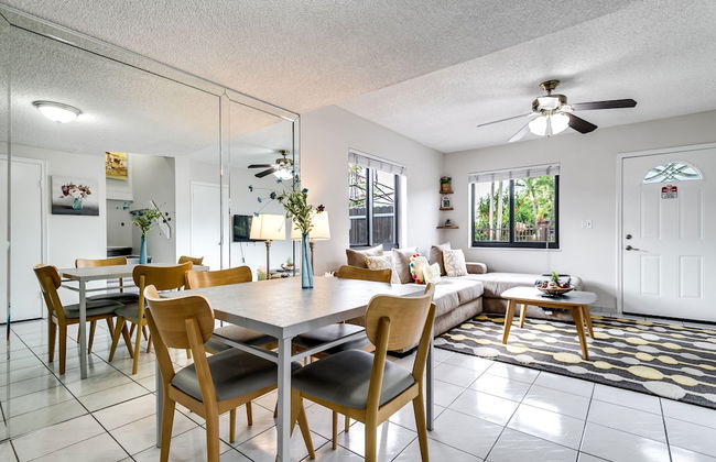 2 Bed2 Bath House with Backyard Jacuzzi - Foto 9