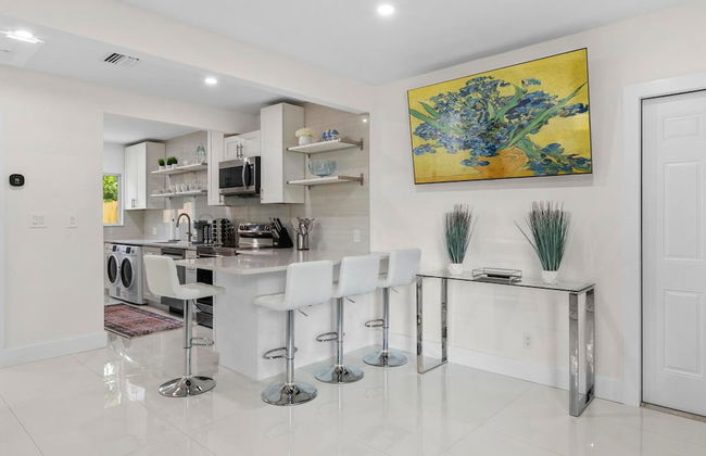 Uhost AI Stylish 1BR Bright Space w Patio - Foto 7