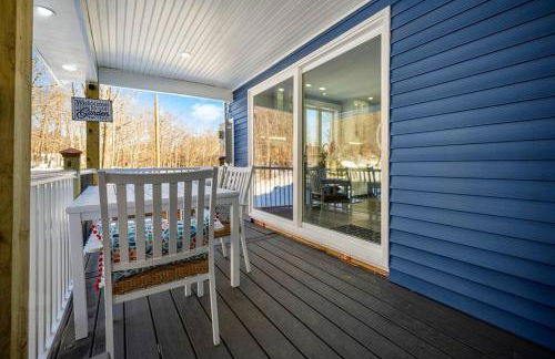 New Sunday River Ski Retreat with Hot Tub Spa - FirePit Sleeps 16 - Foto 58