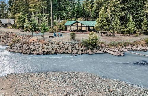 The River House- Riverfront Cabin-hot tub, gazebo! - Photo 2
