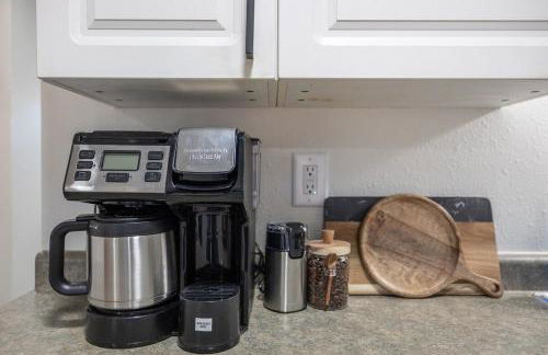 Buffalo Ridge - Hot Tub & Walk to Downtown - Foto 14