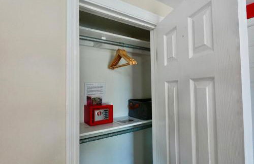 White Picket Fence - EV Charger! - Foto 33